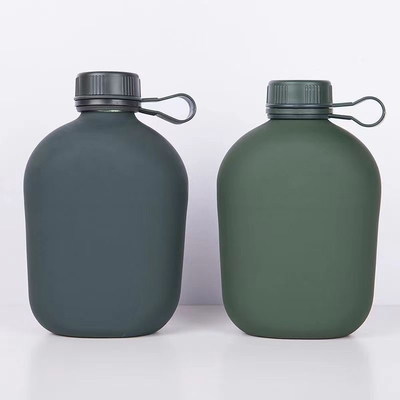Pelatihan mahasiswa kamping botol air aluminium tubuh dengan karet dilapisi matte selesai dengan kantong kantong garis bahu