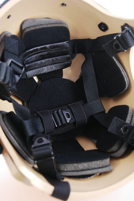 Ventilasi yang baik Helm militer taktis dengan bahan Aramid