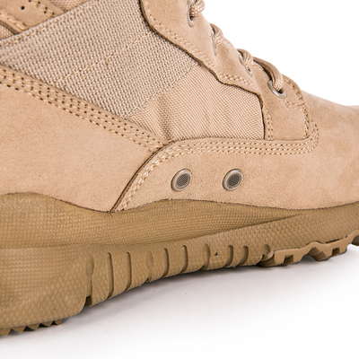 Sepatu tempur kulit tahan geser dengan alas karet penyerap kejut