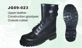 Boots tempur taktis kulit sapi ringan Anti slip